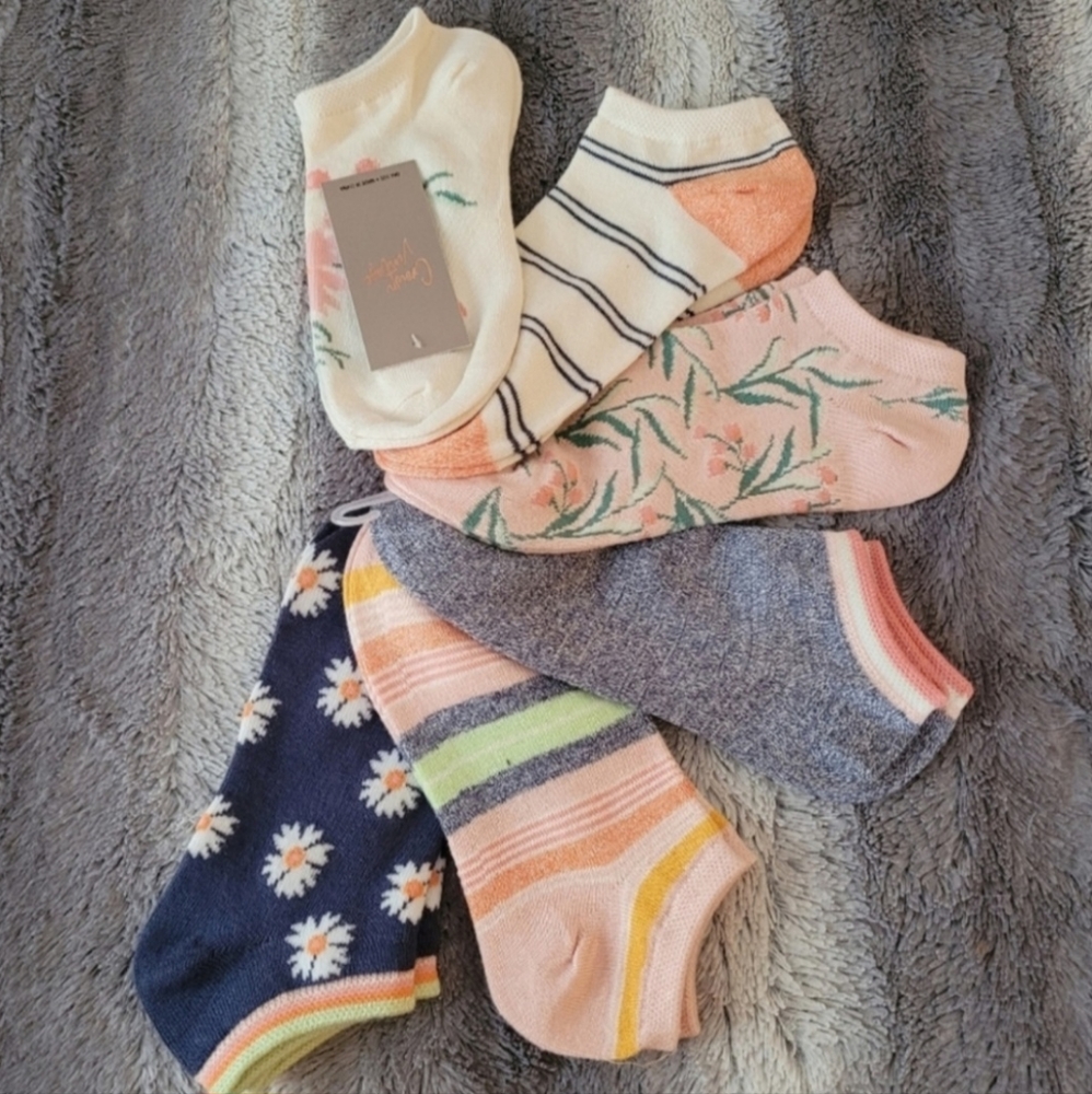 Floral and stripes low cut ankle socks